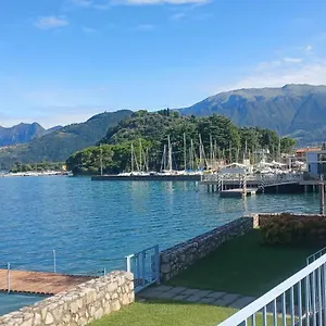 In Lake 1 Apartment