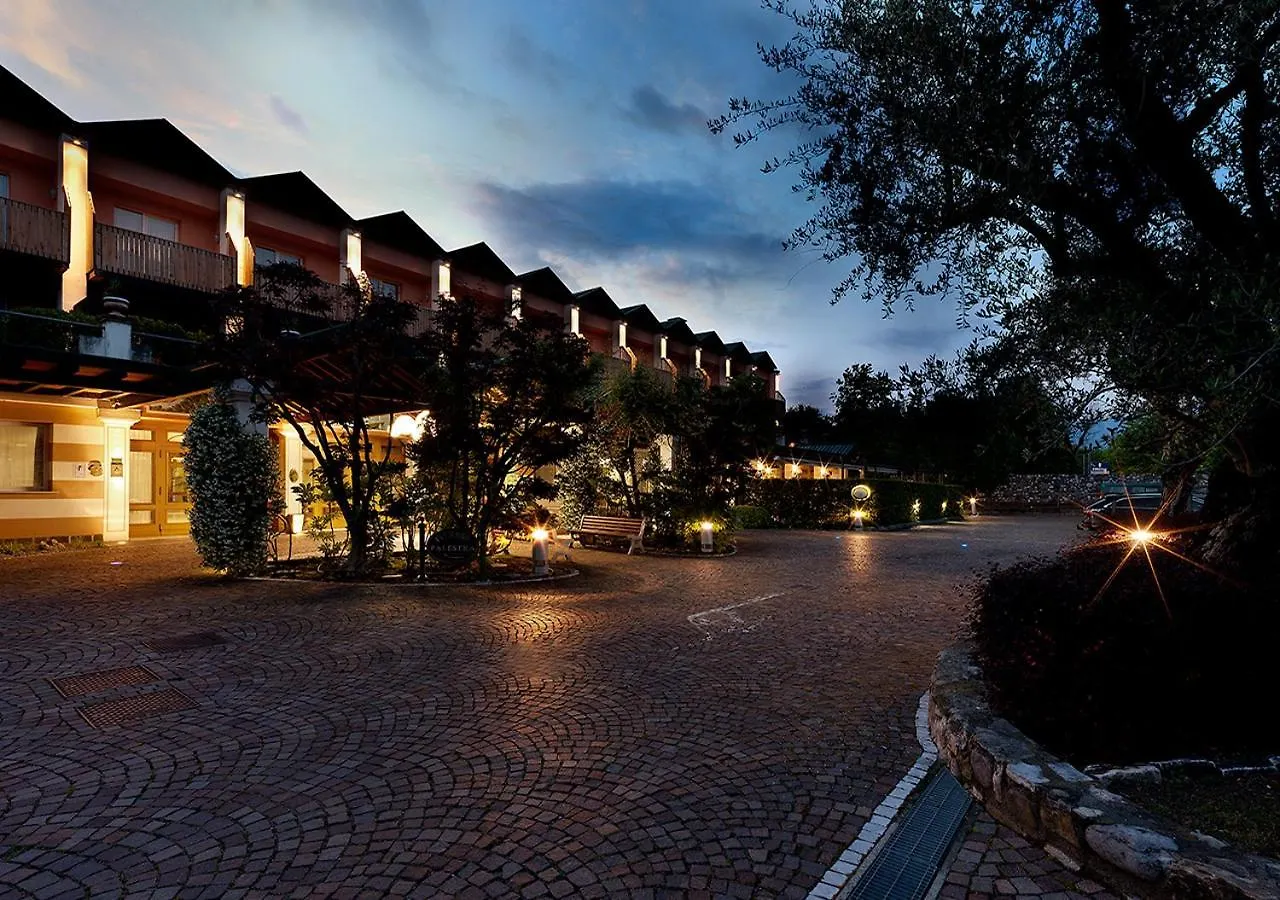 ****  Iseo Lago Hotel Italy